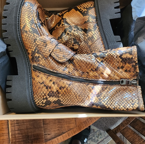 Free People Madison Loafer Boots size 9 - Picture 6 of 8